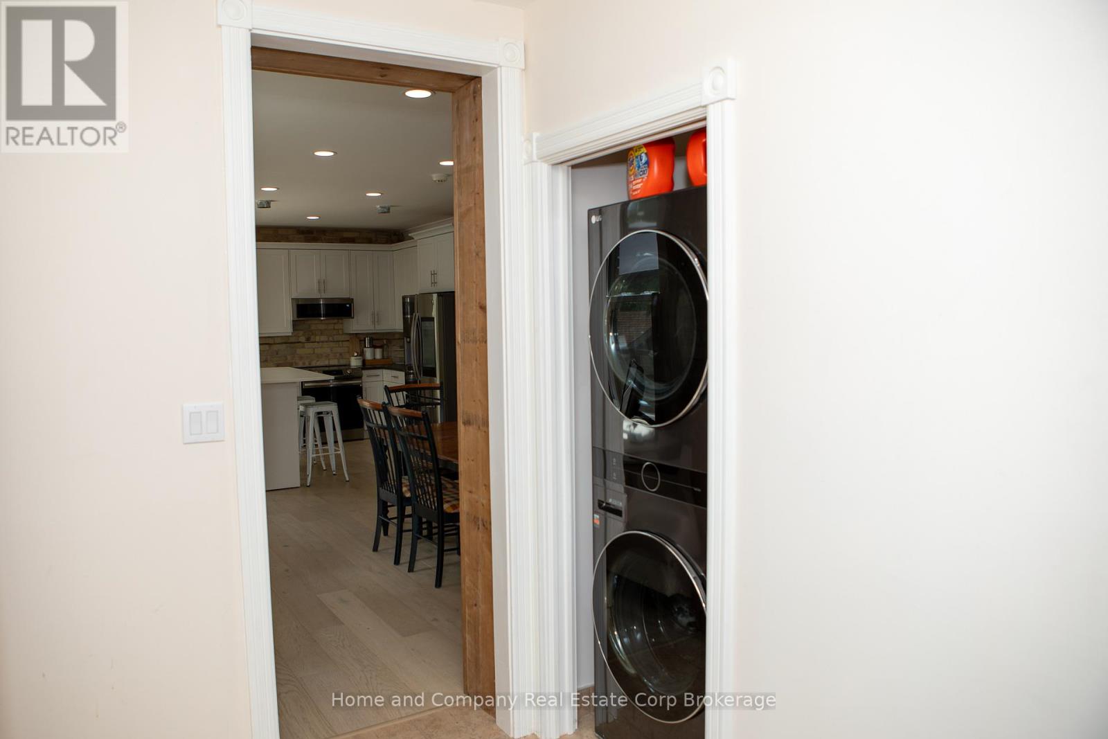 Upper - 25 William Street, Stratford, Ontario  N5A 4X9 - Photo 13 - X12304601