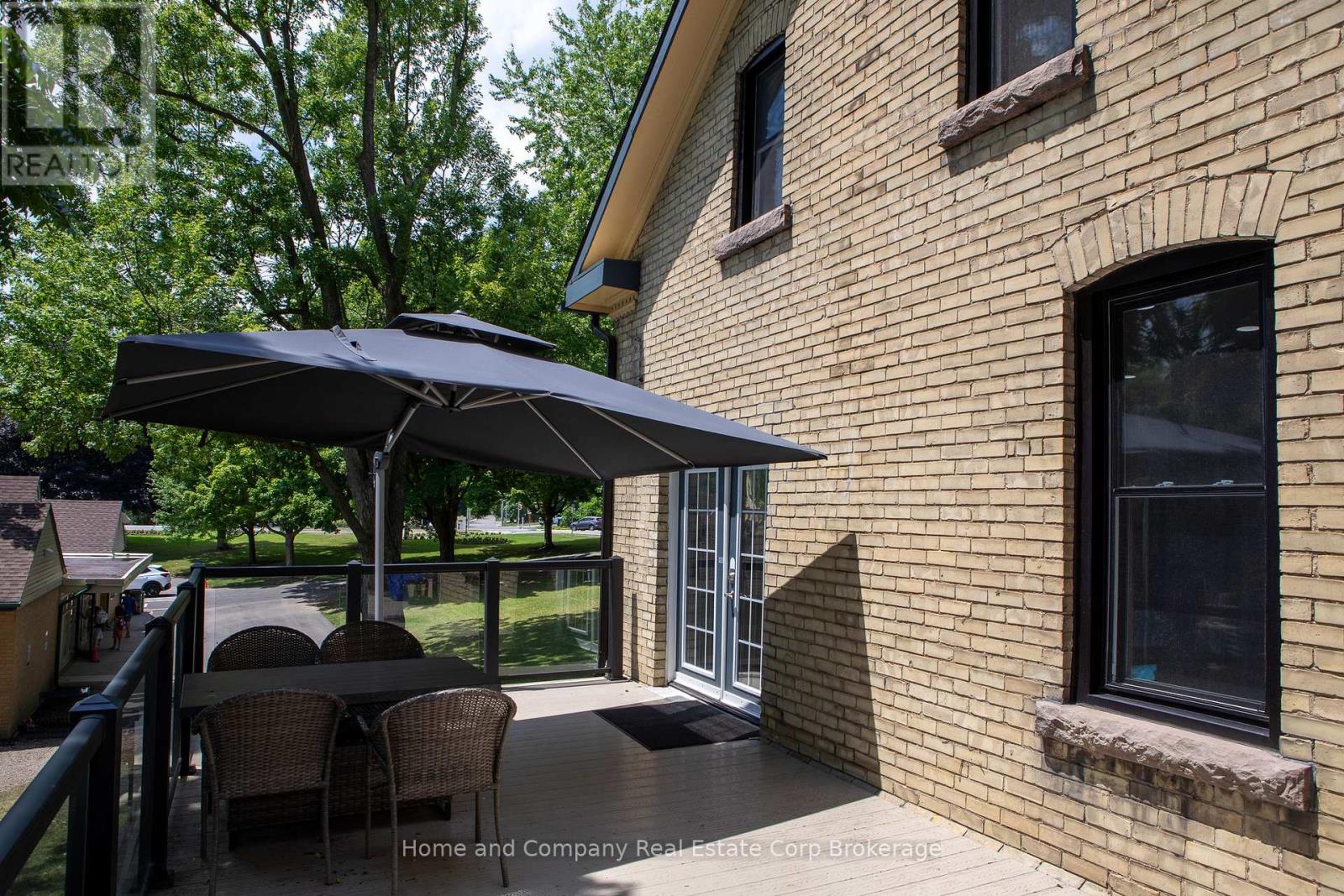 Upper - 25 William Street, Stratford, Ontario  N5A 4X9 - Photo 4 - X12304601