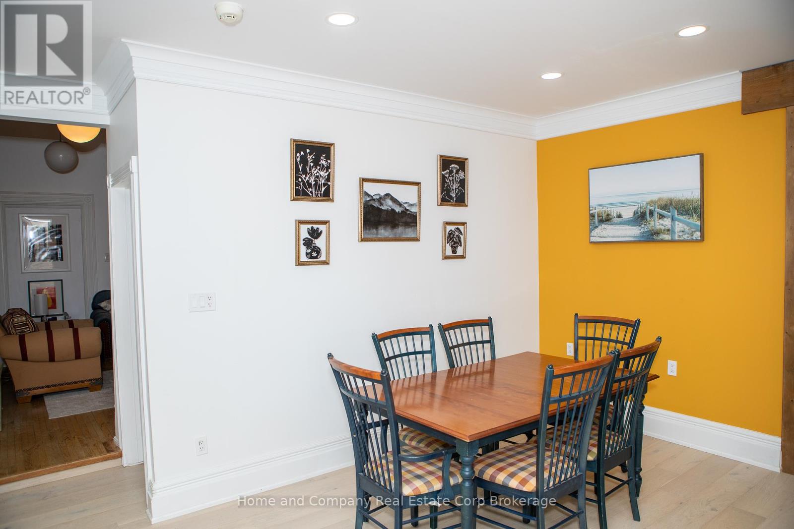 Upper - 25 William Street, Stratford, Ontario  N5A 4X9 - Photo 9 - X12304601