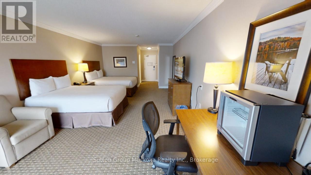 402 - 402 Bayshore - Deerhurst Drive, Huntsville, Ontario  P1H 2E8 - Photo 4 - X12304720