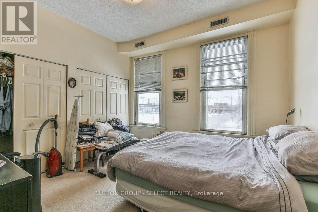330 Burwell Street, London East, Ontario  N6B 2V9 - Photo 11 - X12278404