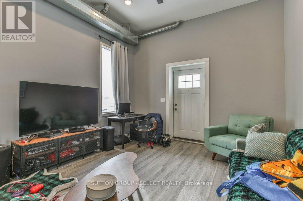 330 Burwell Street, London East, Ontario  N6B 2V9 - Photo 33 - X12278404