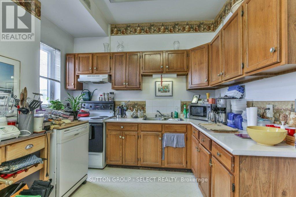 330 Burwell Street, London East, Ontario  N6B 2V9 - Photo 6 - X12278404