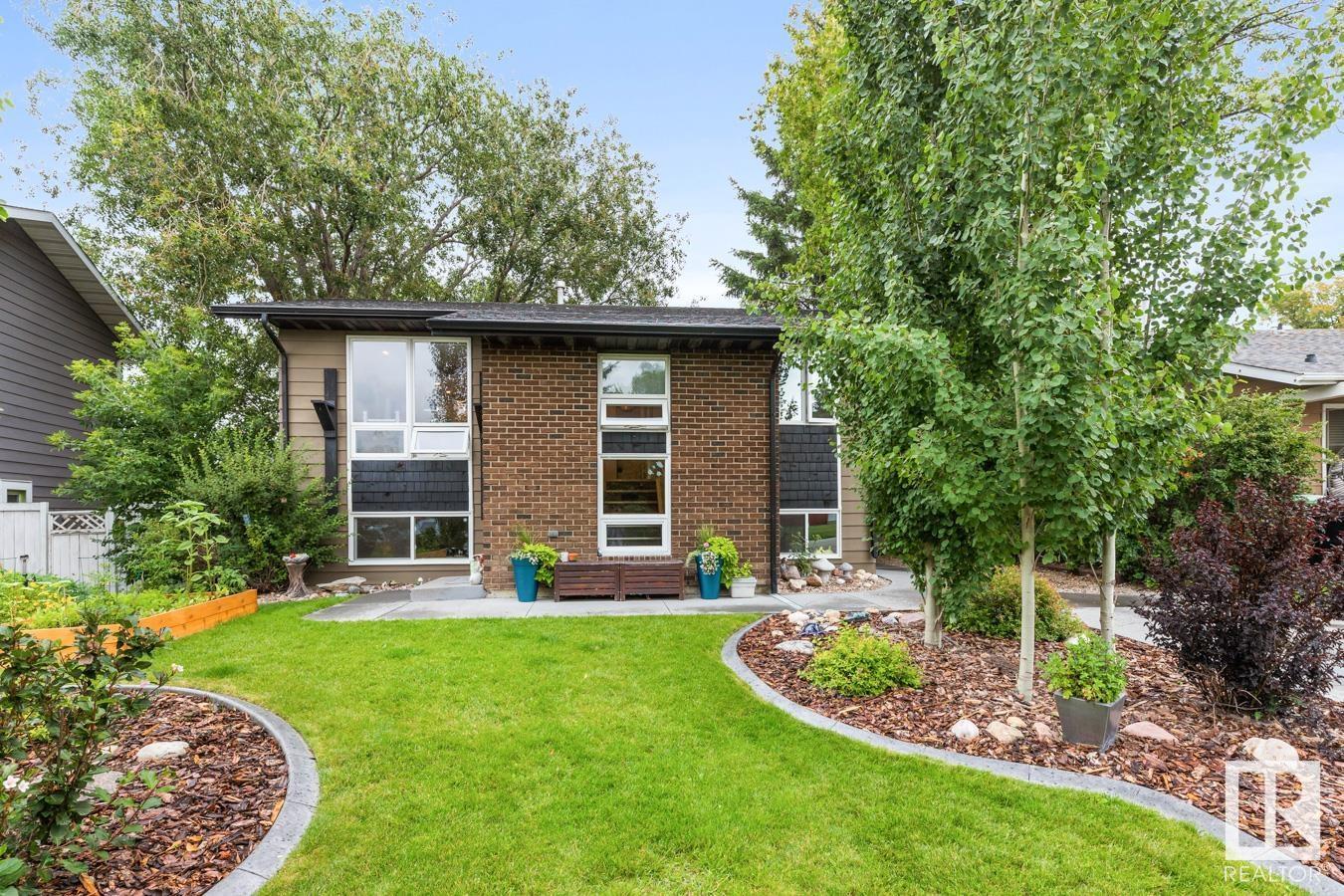 Property at 4510 55 AV image 2