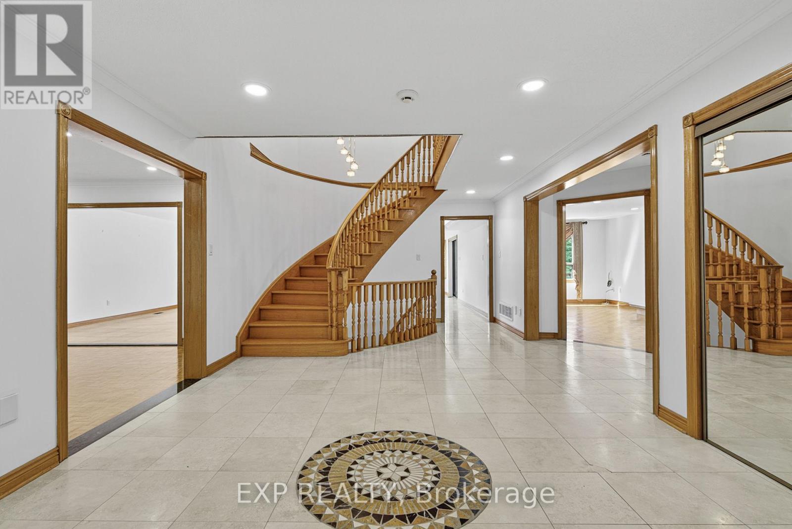 Property at 315 STEPHANIE BOULEVARD image 5