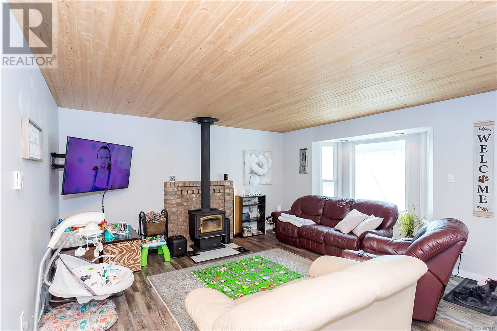 Property at 7 4604 Hammond Bay Rd image 3