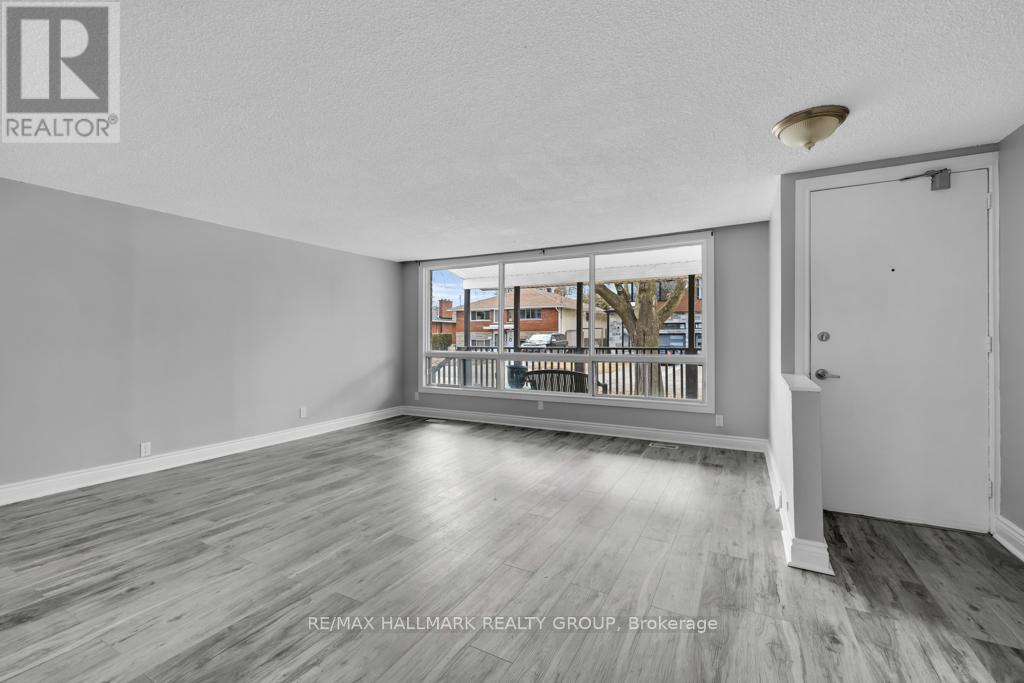 833 Maplewood Avenue, Ottawa, Ontario  K2B 5V4 - Photo 3 - X12304835