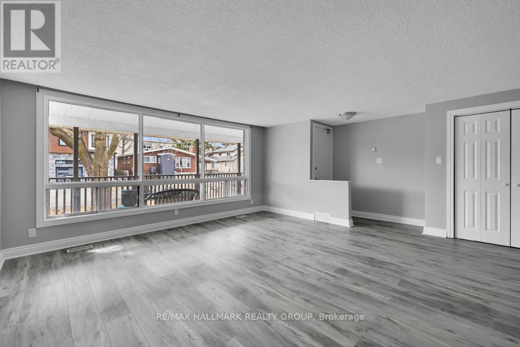 833 Maplewood Avenue, Ottawa, Ontario  K2B 5V4 - Photo 5 - X12304835