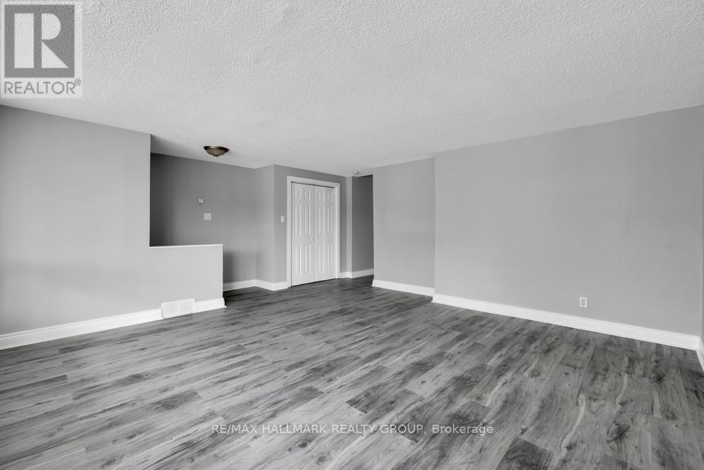 833 Maplewood Avenue, Ottawa, Ontario  K2B 5V4 - Photo 6 - X12304835