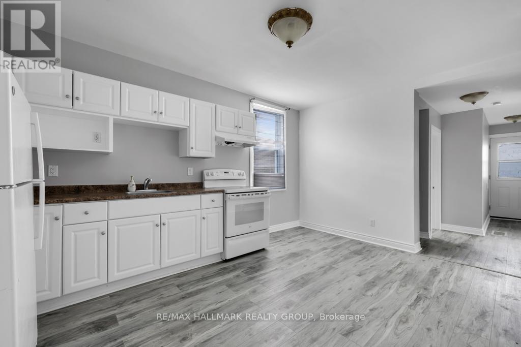 833 Maplewood Avenue, Ottawa, Ontario  K2B 5V4 - Photo 8 - X12304835