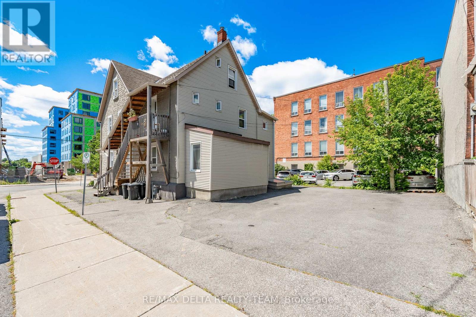437-439 Booth Street, Ottawa, Ontario  K1R 7K8 - Photo 4 - X12304851