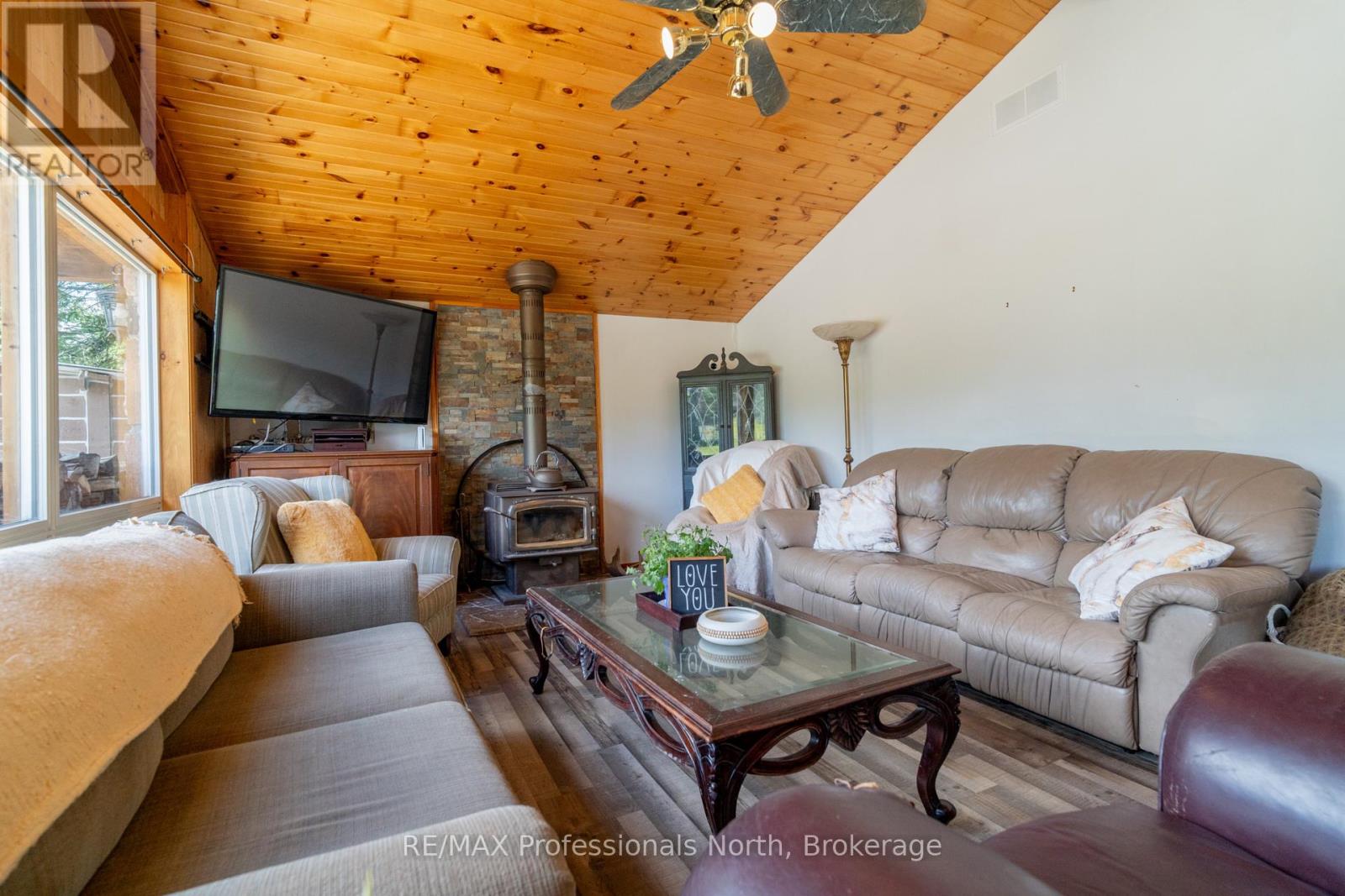 899 Katrine Road, Burk's Falls, Ontario  P0A 1C0 - Photo 12 - X12304764