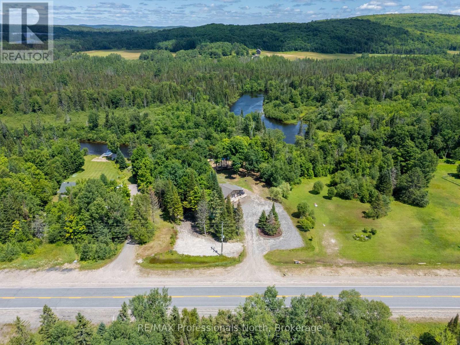 899 Katrine Road, Burk's Falls, Ontario  P0A 1C0 - Photo 2 - X12304764