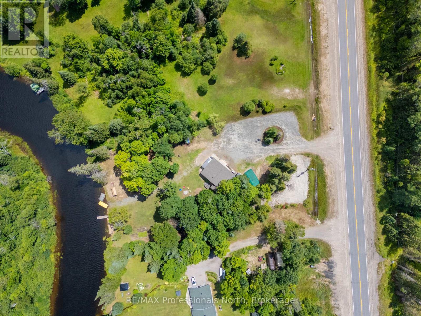 899 Katrine Road, Burk's Falls, Ontario  P0A 1C0 - Photo 4 - X12304764