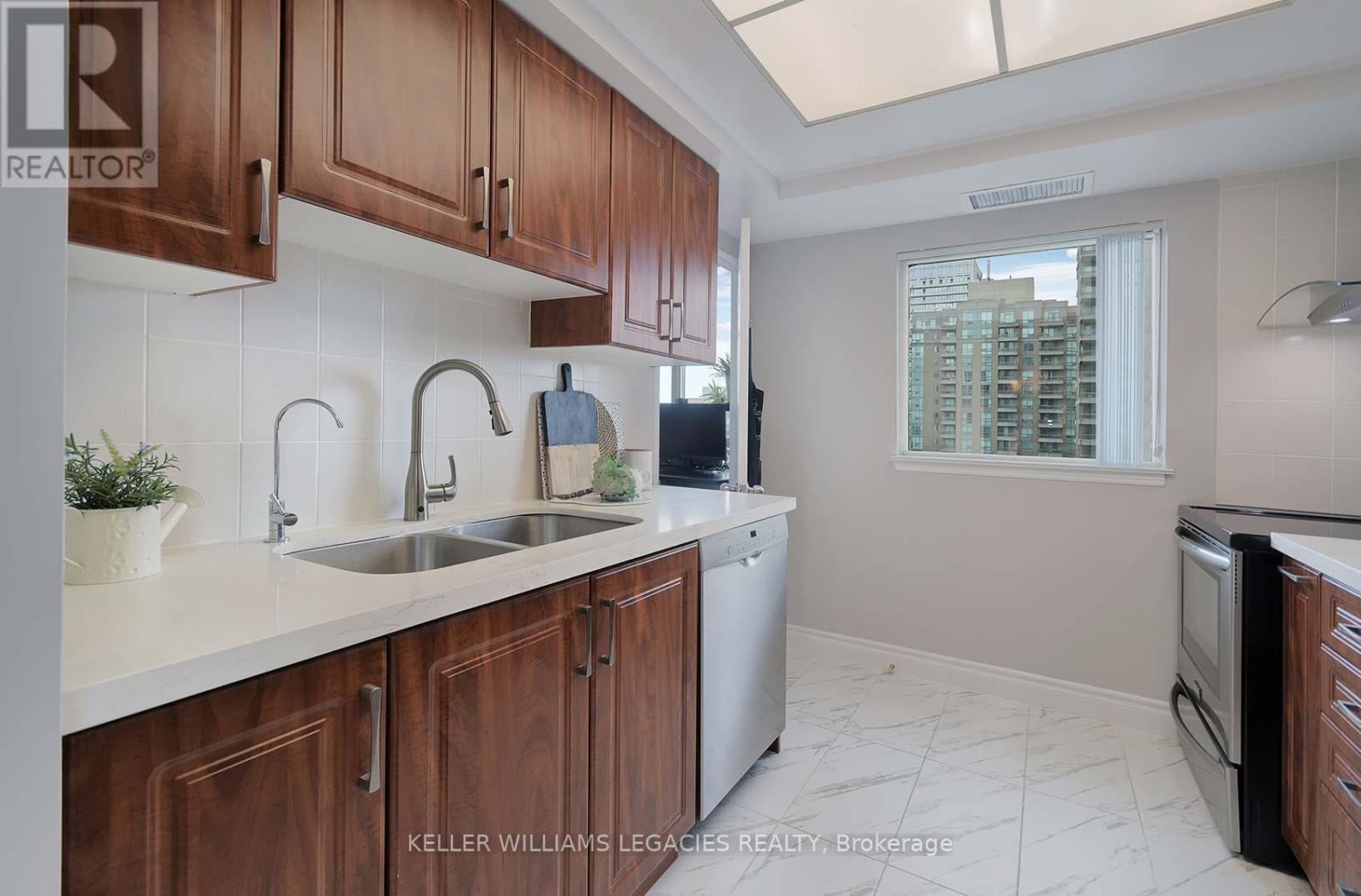1601 - 7 Bishop Avenue, Toronto, Ontario  M2M 4J4 - Photo 10 - C12304651