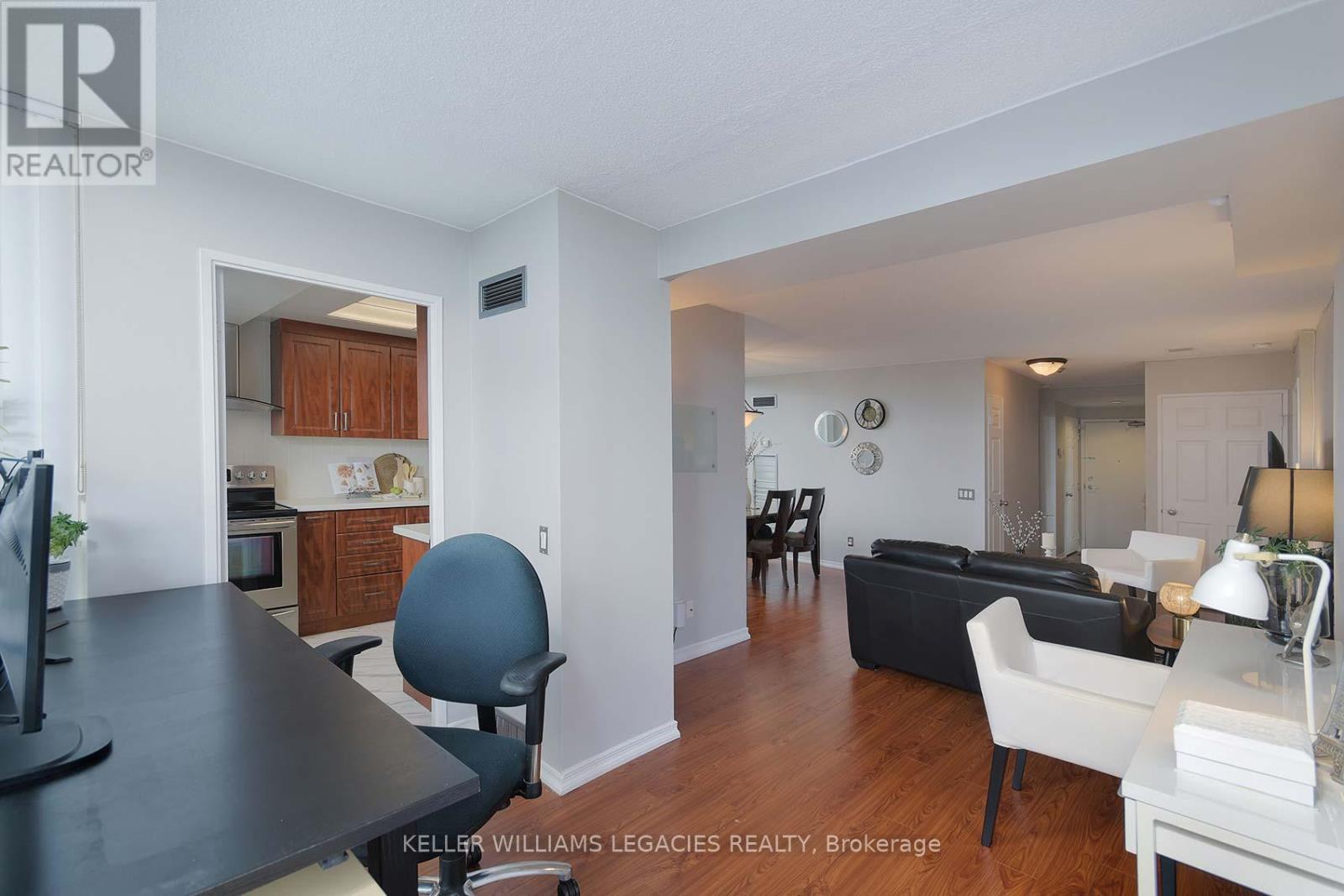 1601 - 7 Bishop Avenue, Toronto, Ontario  M2M 4J4 - Photo 14 - C12304651