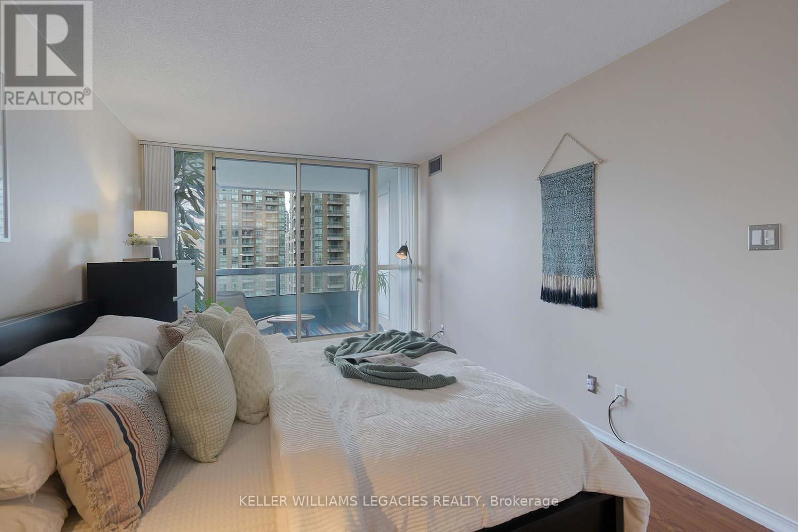 1601 - 7 Bishop Avenue, Toronto, Ontario  M2M 4J4 - Photo 20 - C12304651