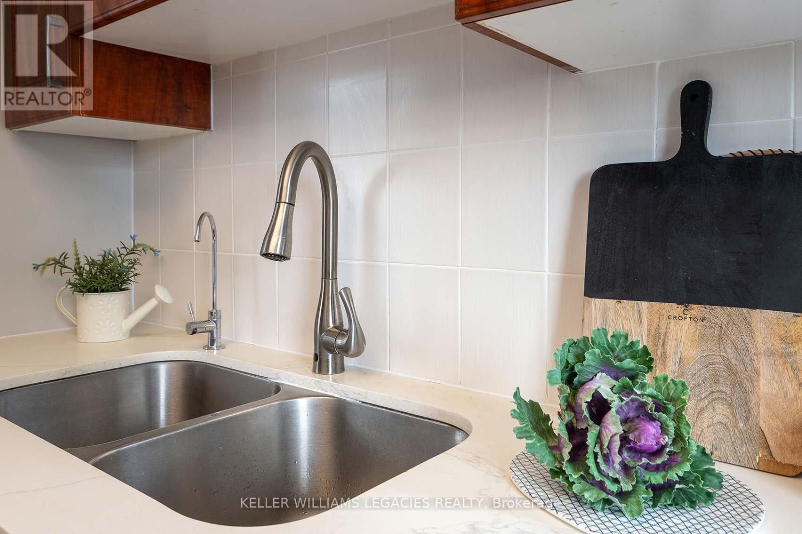 1601 - 7 Bishop Avenue, Toronto, Ontario  M2M 4J4 - Photo 7 - C12304651