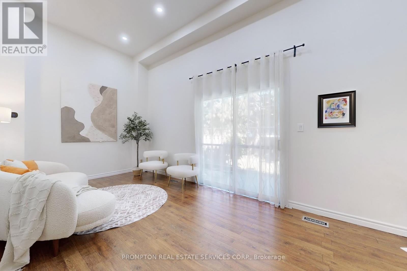 Property at 26 - 300 BRIDLETOWNE CIRCLE image 3