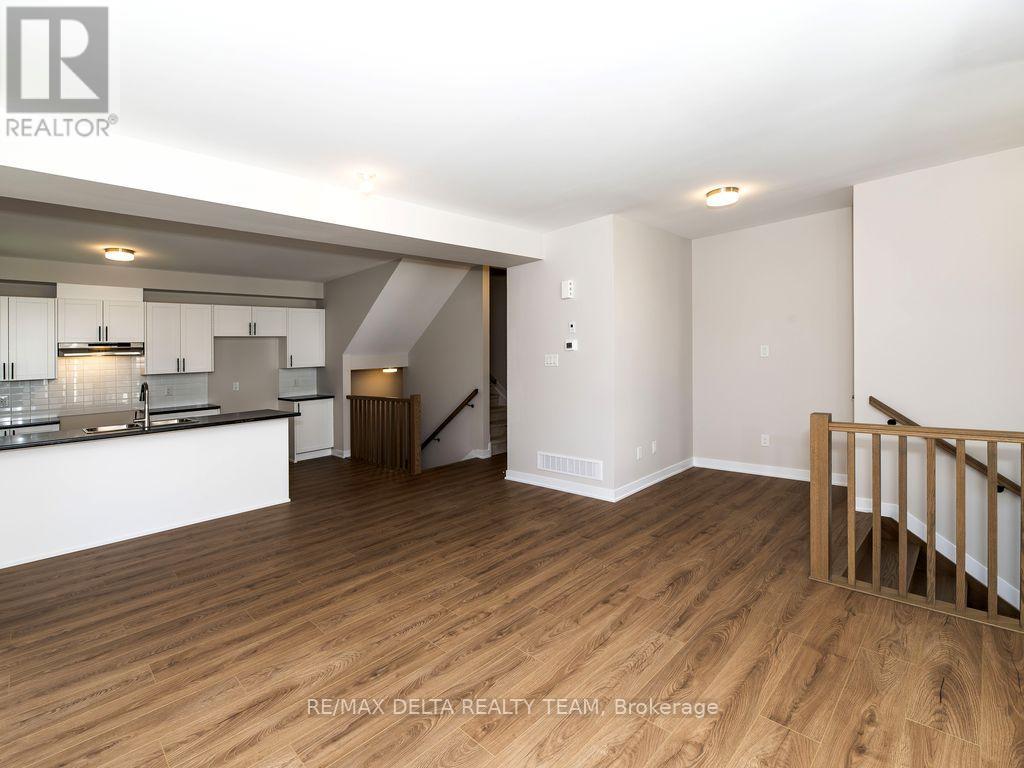 337 Catsfoot Walk S, Ottawa, Ontario  K2J 7G7 - Photo 5 - X12301595