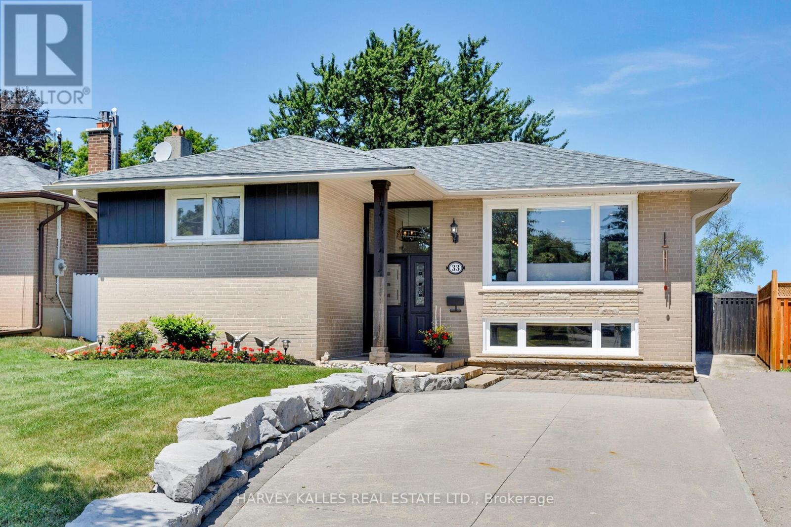Property at 33 STEVENS CRESCENT image 2