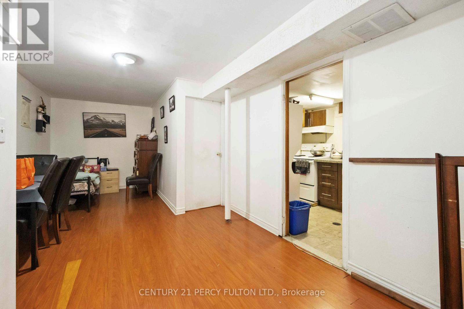 17 Woodsview Avenue, Toronto, Ontario  M9W 6B9 - Photo 15 - W12304682