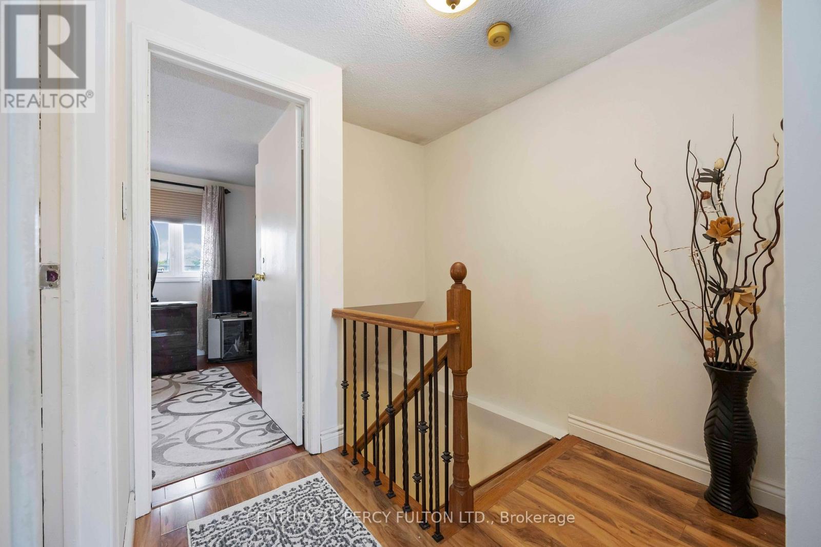 17 Woodsview Avenue, Toronto, Ontario  M9W 6B9 - Photo 19 - W12304682