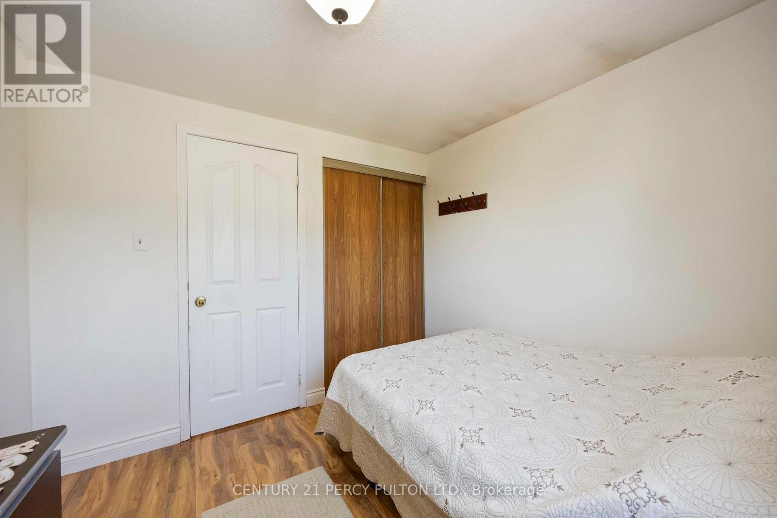 17 Woodsview Avenue, Toronto, Ontario  M9W 6B9 - Photo 21 - W12304682