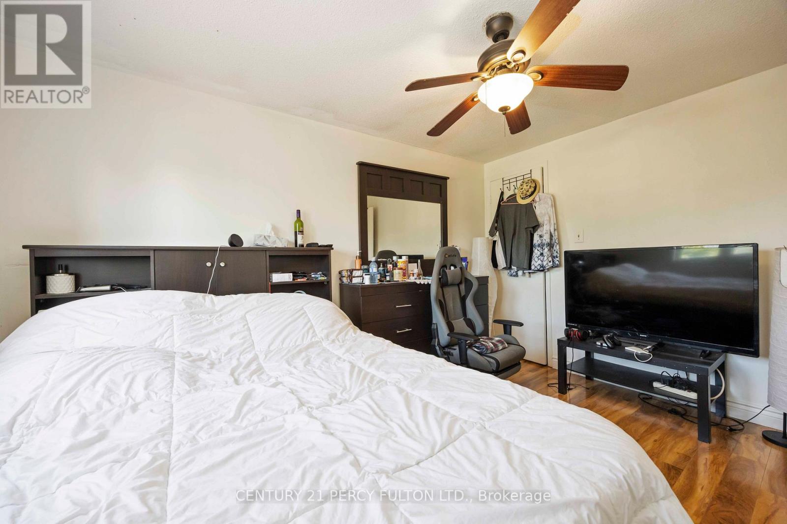 17 Woodsview Avenue, Toronto, Ontario  M9W 6B9 - Photo 23 - W12304682