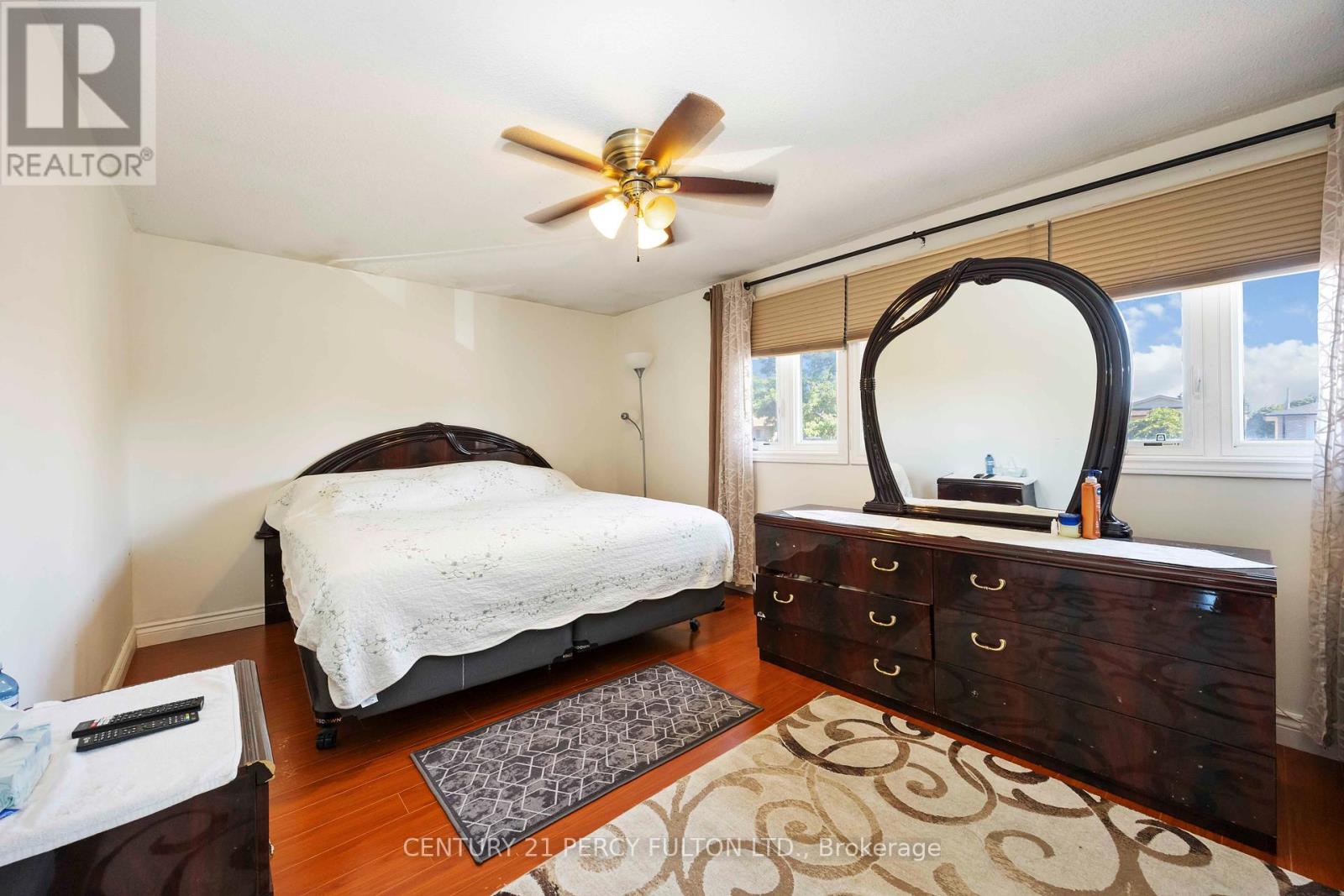 17 Woodsview Avenue, Toronto, Ontario  M9W 6B9 - Photo 25 - W12304682