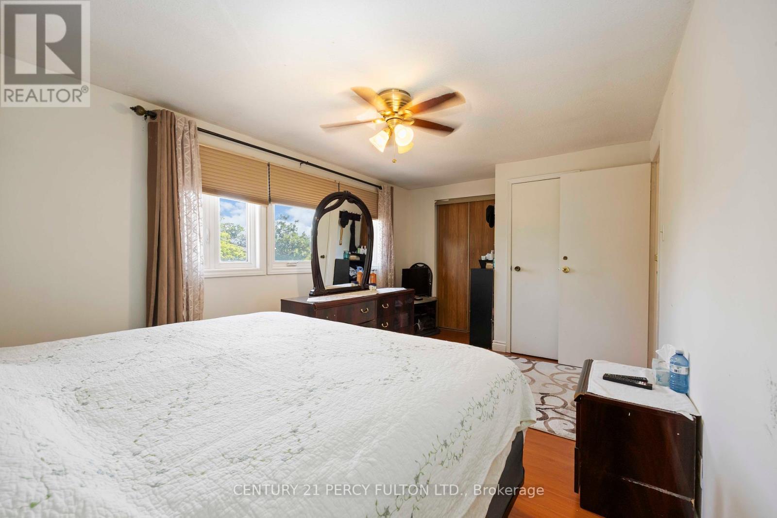 17 Woodsview Avenue, Toronto, Ontario  M9W 6B9 - Photo 26 - W12304682