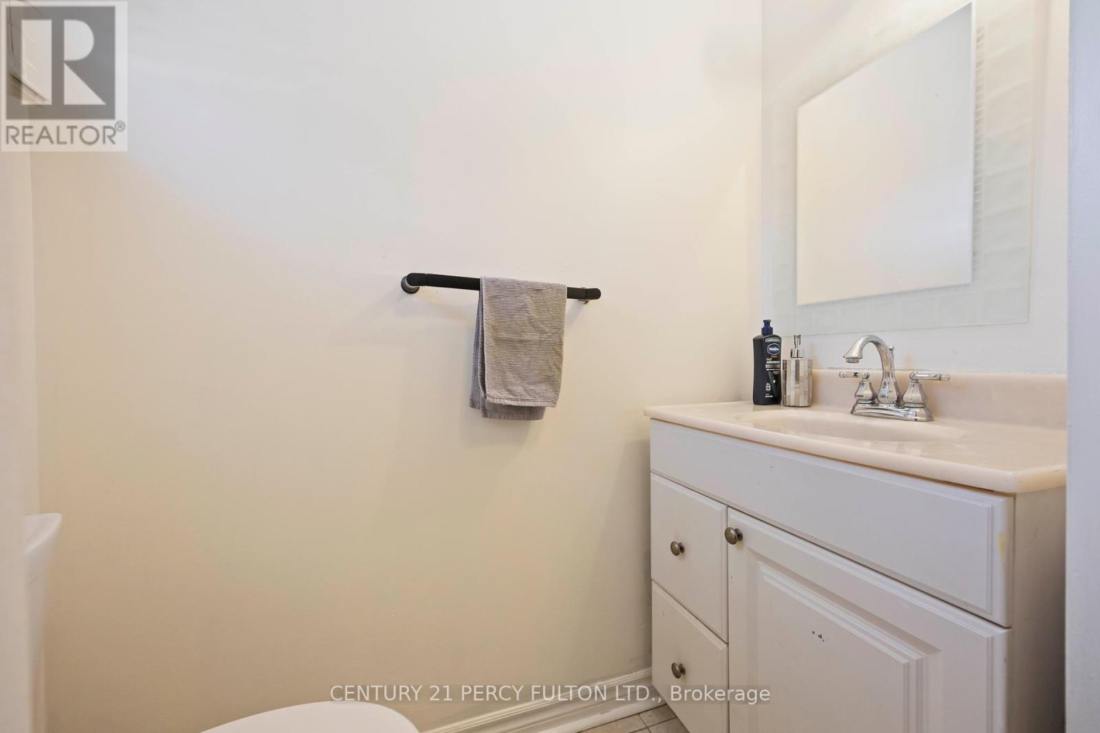 17 Woodsview Avenue, Toronto, Ontario  M9W 6B9 - Photo 27 - W12304682