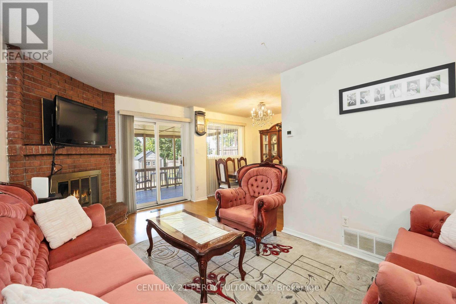 Property at 17 WOODSVIEW AVENUE image 5