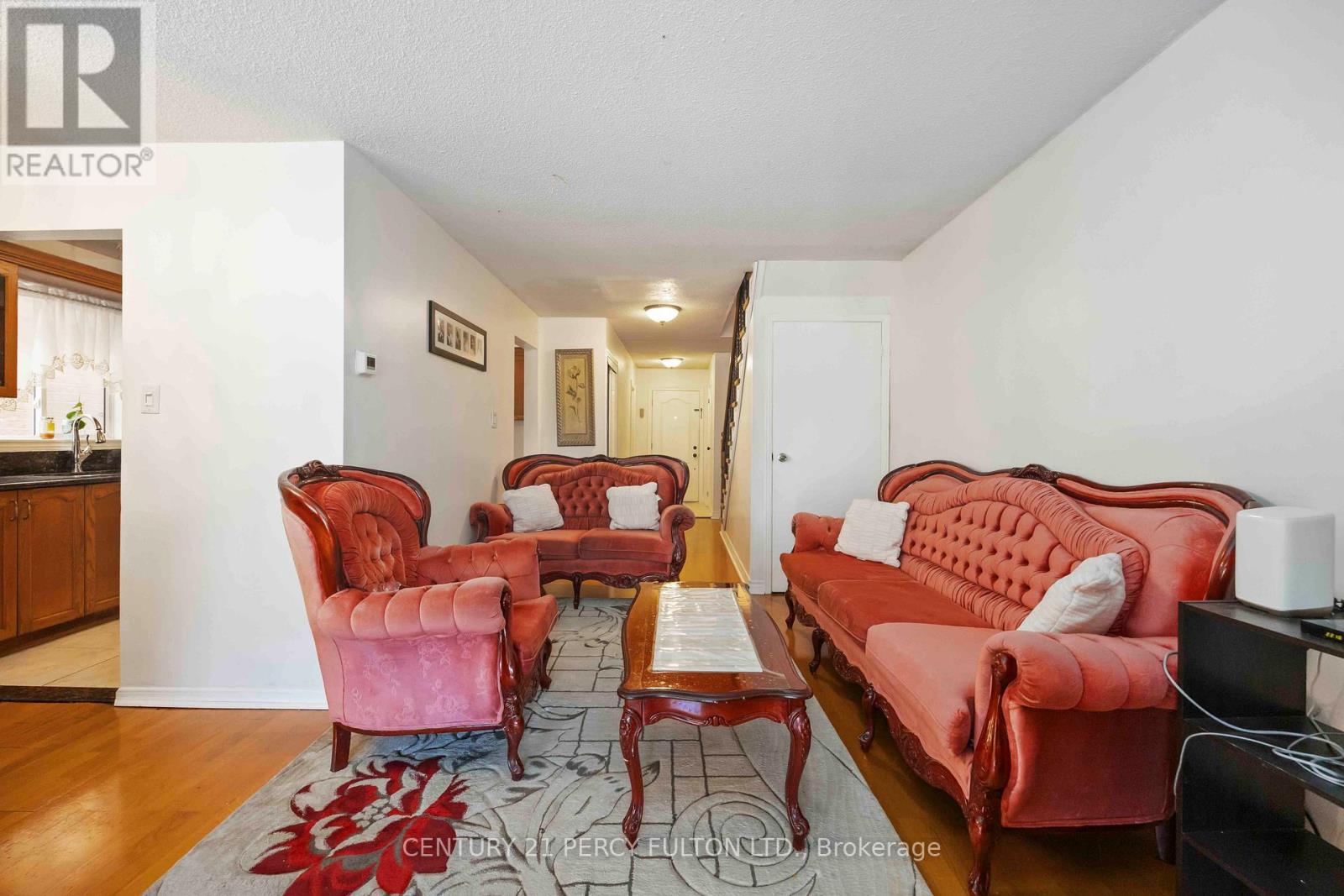 17 Woodsview Avenue, Toronto, Ontario  M9W 6B9 - Photo 6 - W12304682