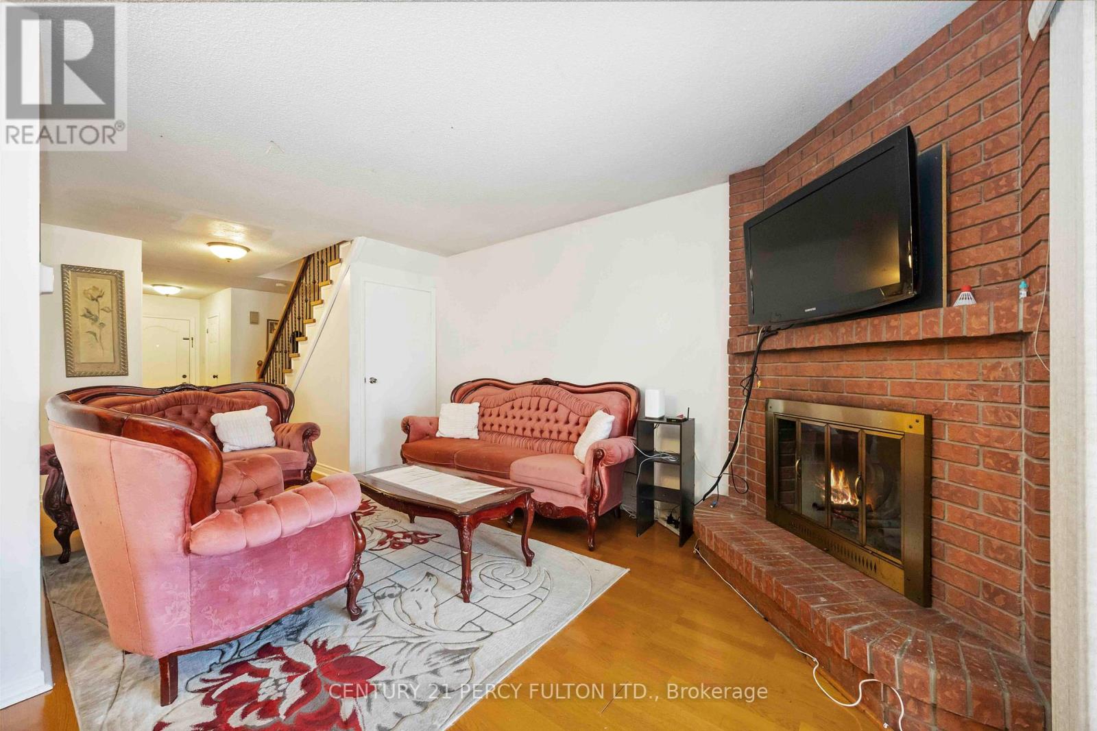 17 Woodsview Avenue, Toronto, Ontario  M9W 6B9 - Photo 7 - W12304682
