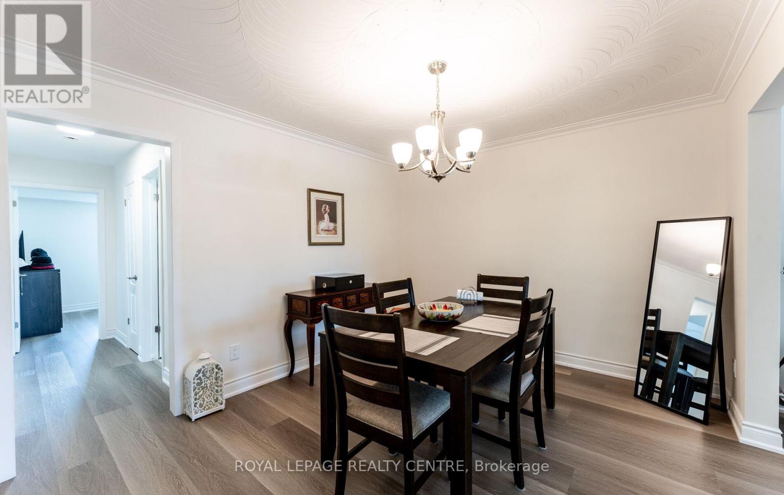 Upper Level - 540 Cavell Drive, Mississauga, Ontario  L5B 2N9 - Photo 10 - W12304695