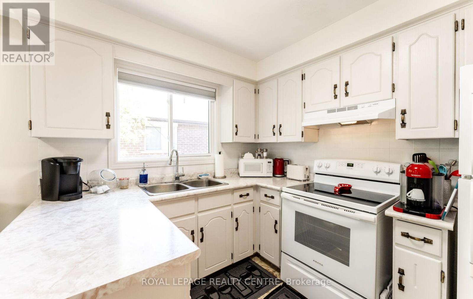 Upper Level - 540 Cavell Drive, Mississauga, Ontario  L5B 2N9 - Photo 16 - W12304695