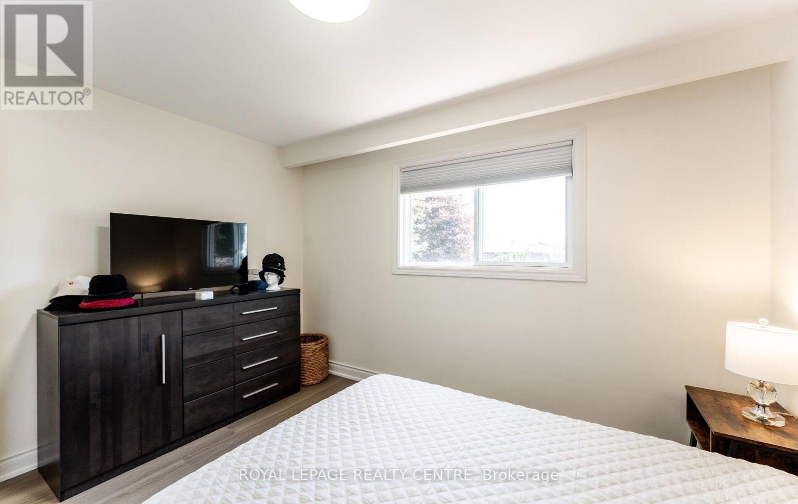 Upper Level - 540 Cavell Drive, Mississauga, Ontario  L5B 2N9 - Photo 26 - W12304695