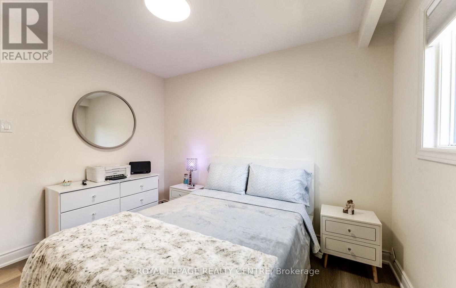 Upper Level - 540 Cavell Drive, Mississauga, Ontario  L5B 2N9 - Photo 30 - W12304695