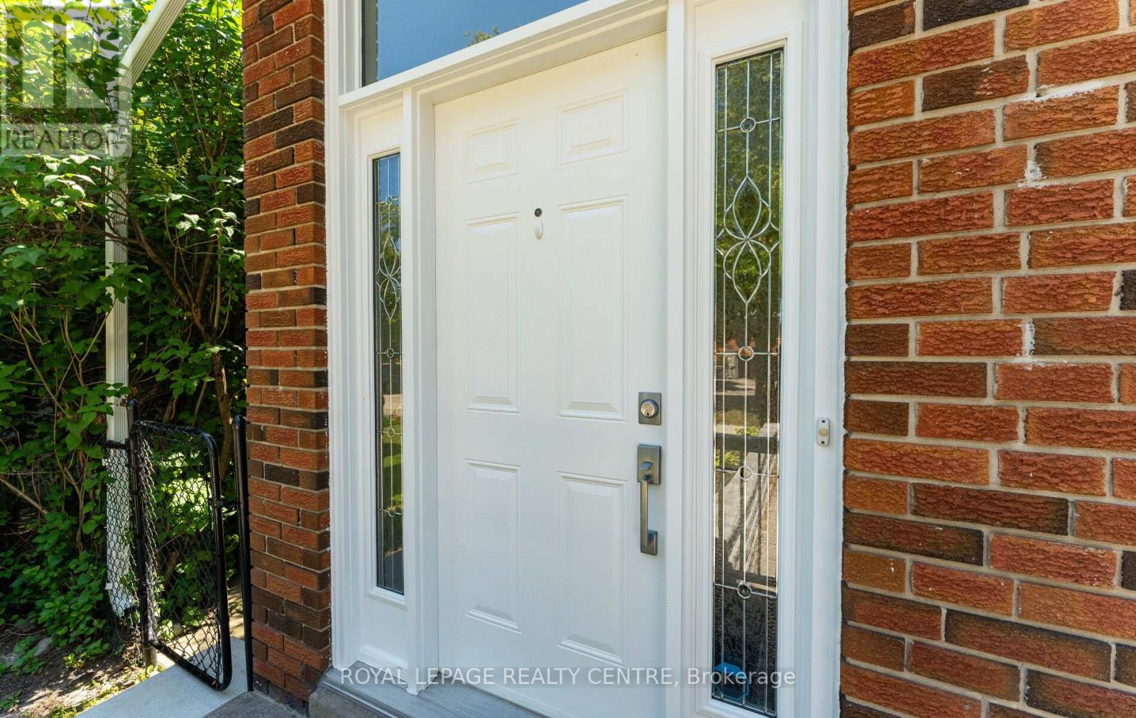 Upper Level - 540 Cavell Drive, Mississauga, Ontario  L5B 2N9 - Photo 4 - W12304695