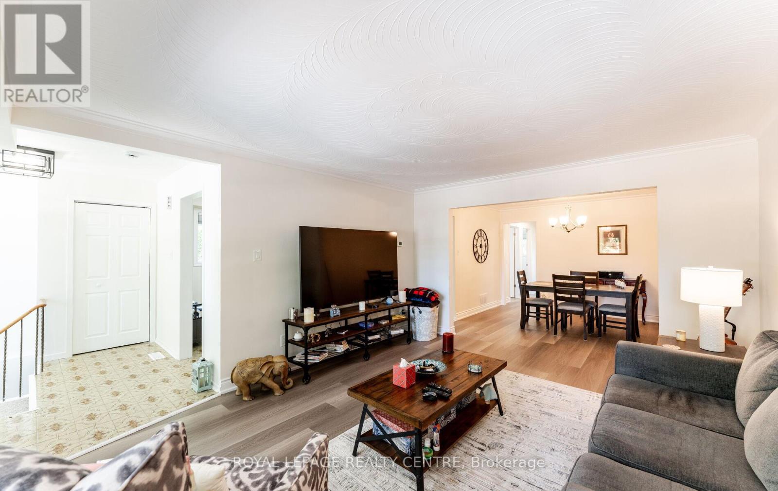Upper Level - 540 Cavell Drive, Mississauga, Ontario  L5B 2N9 - Photo 9 - W12304695