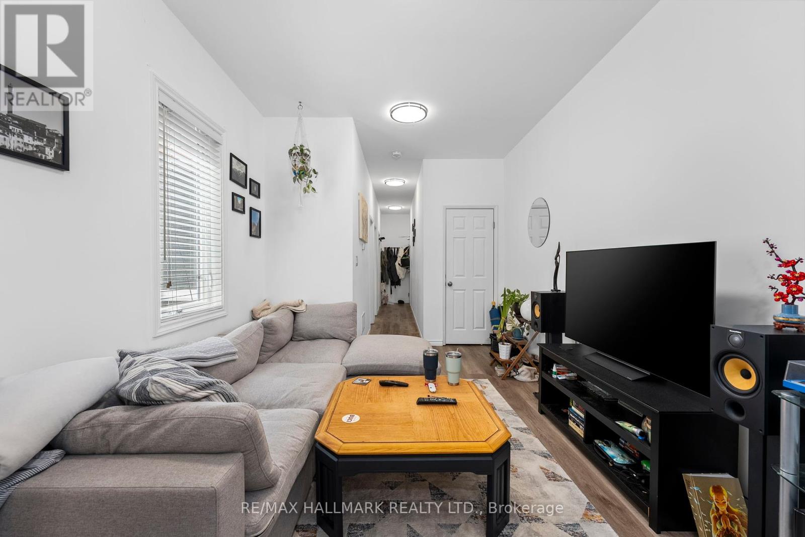 Property at 123 LANSDOWNE AVENUE image 3