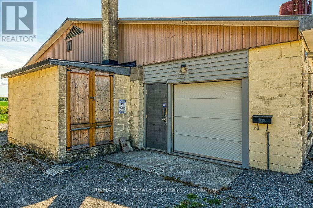 Shop/storage - 8268 Highway No 20 Highway, Grimsby, Ontario  L0R 2A0 - Photo 2 - X12304568