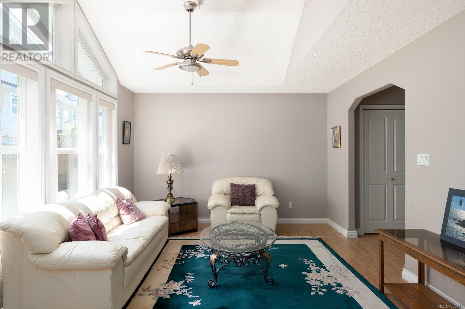 Property at 3 707 Greenlea Dr image 4