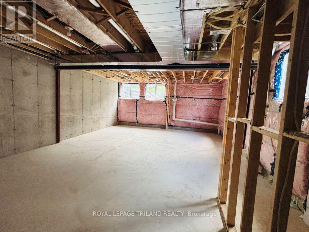 3 - 116 Fairview Avenue, St. Thomas, Ontario  N5R 4X6 - Photo 11 - X12304889