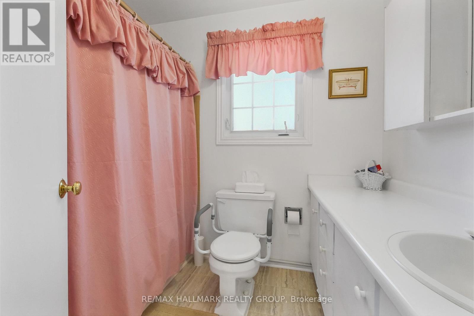 625 Trelawny Private, Ottawa, Ontario  K2C 3M9 - Photo 19 - X12304933