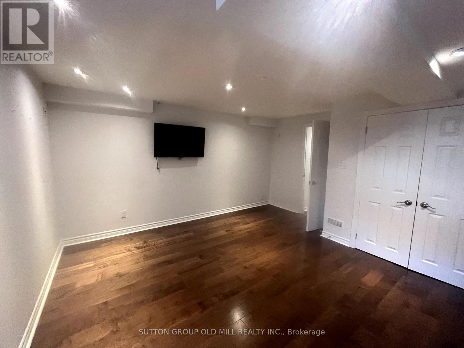 161 Laughton Avenue, Toronto, Ontario  M6N 2X4 - Photo 6 - W12304816