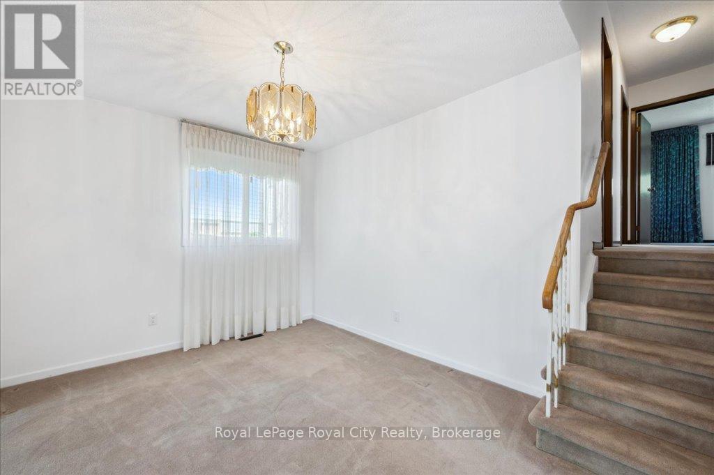 29 Vista Terrace, Guelph, Ontario  N1E 1A2 - Photo 10 - X12304876