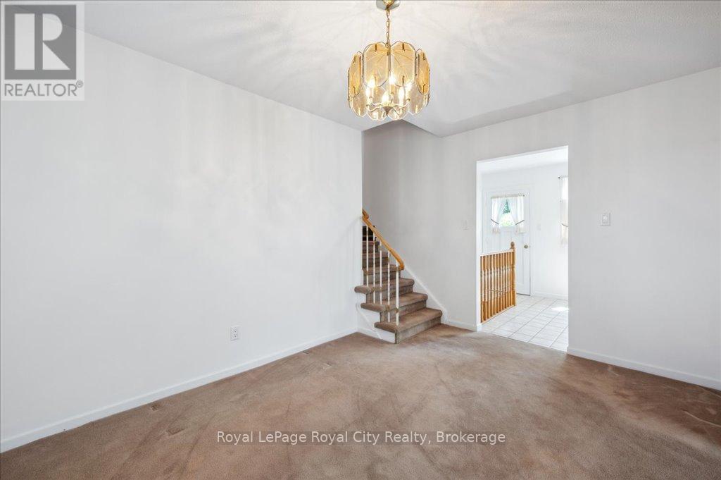 29 Vista Terrace, Guelph, Ontario  N1E 1A2 - Photo 11 - X12304876