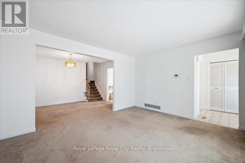 29 Vista Terrace, Guelph, Ontario  N1E 1A2 - Photo 12 - X12304876